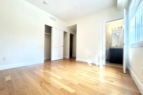 138 King George Street, ON K1K 1V3
