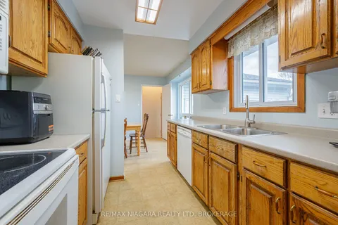 8420 Lamont Avenue, Niagara Falls, ON L2G 6V8