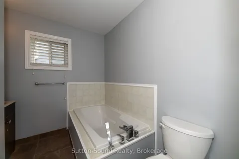 365 24th Street, Owen Sound, ON N4K 4H7