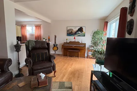 1004 Pescod Street, ON K6J 2J9