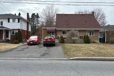 1004 Pescod Street, ON K6J 2J9