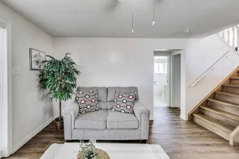 1867 Cherryhill Road, ON K9K 2E3