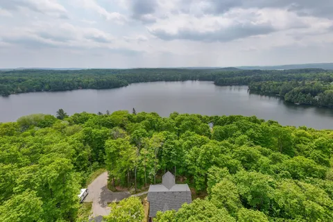 1333 Walker Lake Drive, Lake of Bays, ON P1H 2J6