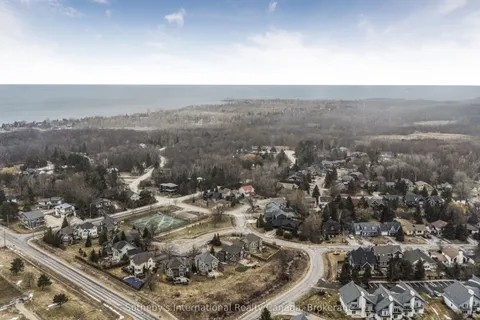 104 Farm Gate Road, Blue Mountains, ON L9Y 0L7