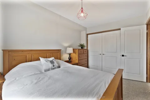 104 Farm Gate Road, Blue Mountains, ON L9Y 0L7