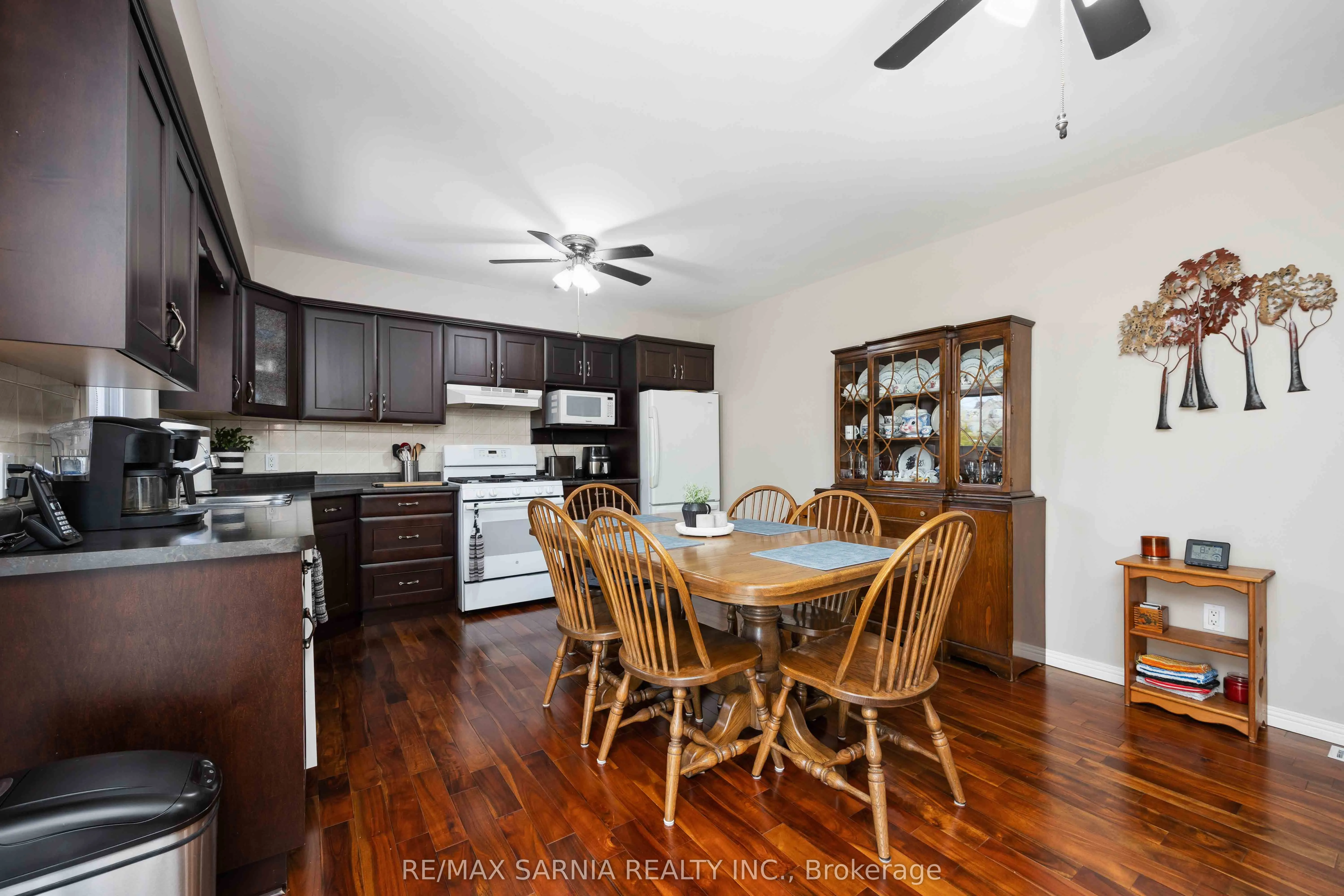 15 Eureka Street, Lambton Shores, ON N0N 1J0