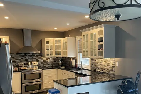 65 Tuxedo Avenue, Hamilton, ON L8H 4P6