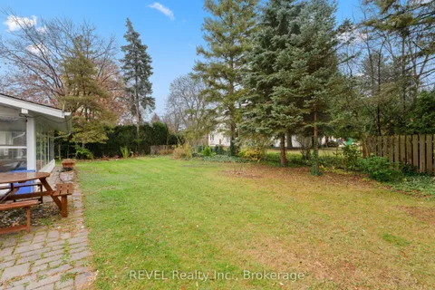 17 Partition Street, Niagara-on-the-Lake, ON L0S 1L0