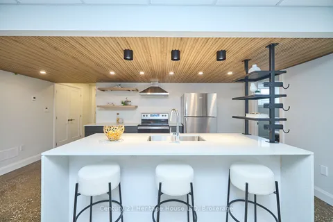 594 Seneca Drive, Fort Erie, ON L2A 0G7
