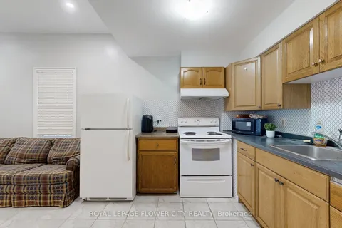 6294 Ash Street, Niagara Falls, ON L2G 2H5