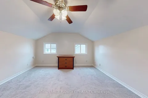 6294 Ash Street, Niagara Falls, ON L2G 2H5