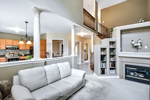43 Woodlawn Court, Hamilton, ON L9H 7S2