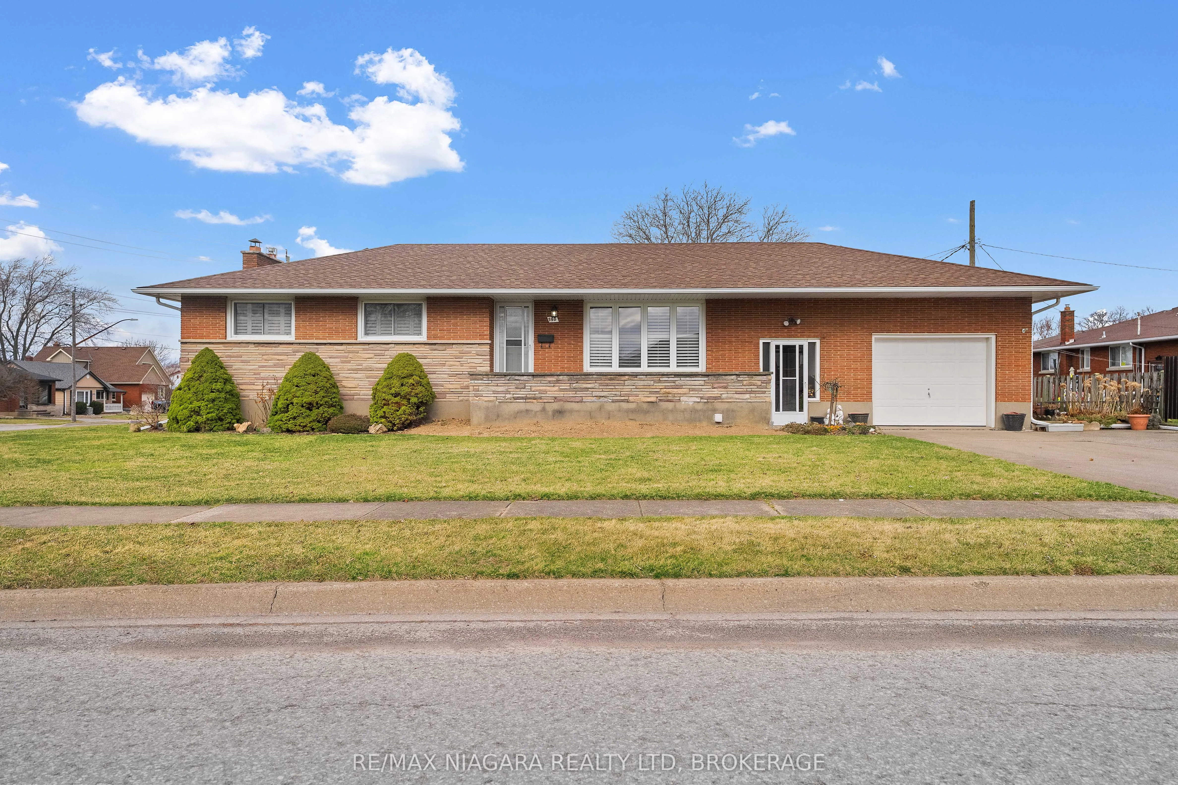 160 ELGIN Street, Thorold, ON L2V 3C2