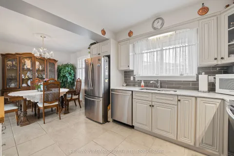 160 ELGIN Street, Thorold, ON L2V 3C2