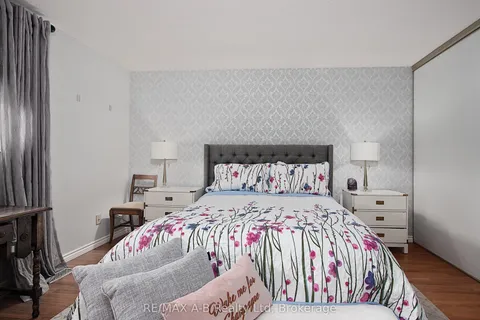 398 Dayna Crescent, Waterloo, ON N2K 3K9