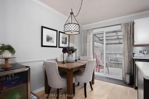 398 Dayna Crescent, Waterloo, ON N2K 3K9