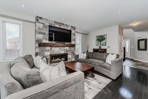 24 Popham Drive, Guelph, ON N1E 0B8