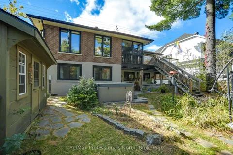 324 BETHUNE Drive, Gravenhurst, ON P1P 1B8
