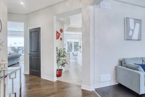 29 AGINCOURT Crescent, St. Catharines, ON L2S 4B4