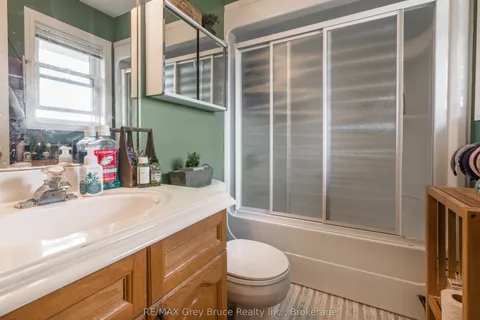 118 Matilda Street, Blue Mountains, ON N0H 1J0