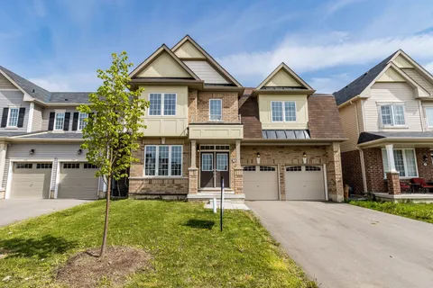 28 Esther Crescent, Thorold, ON L3B 5N5