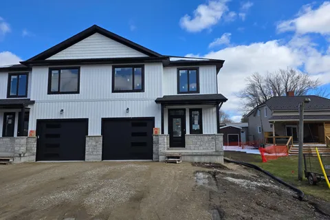 193 Queen Street, North Perth, ON N0G 1B0