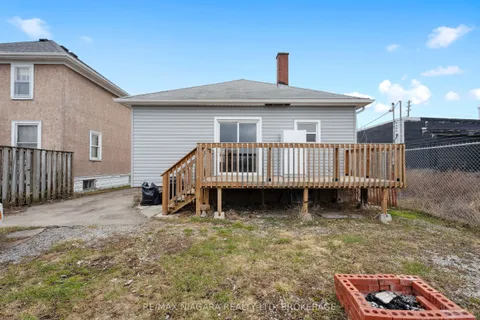 216 Burgar Street, Welland, ON L3B 2T4