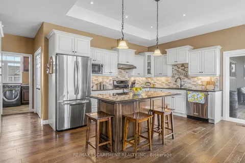 5 SILVERTHORNE Court, Haldimand, ON N1A 2W2