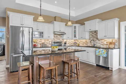 5 SILVERTHORNE Court, Haldimand, ON N1A 2W2