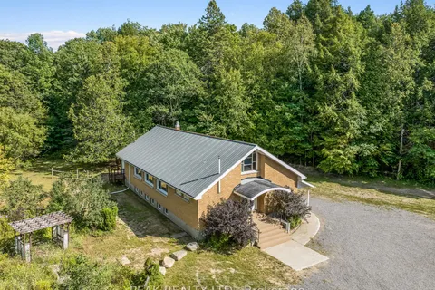 1812 Frontenac Road, Greater Madawaska, ON K0J 2R0
