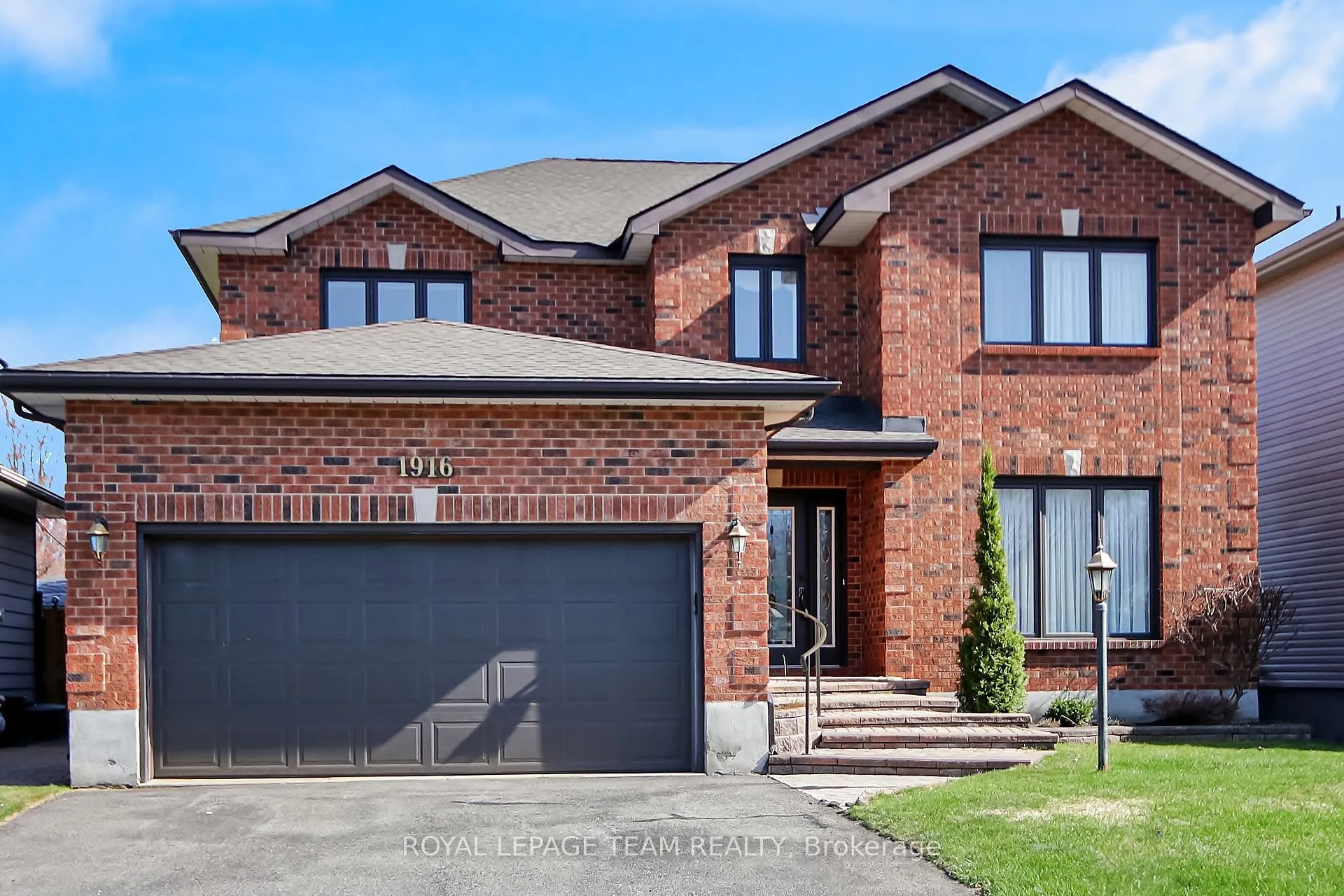 1916 Kingsdale Avenue, Blossom Park - Airport and Area, ON K1T 1J1