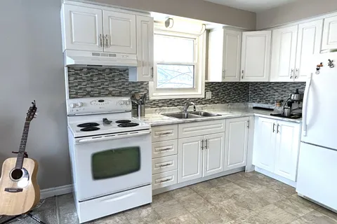 630 Victoria Street, ON N5Y 4C1
