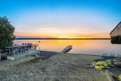 110 SUNSET Boulevard, Georgian Bluffs, ON N0H 2T0