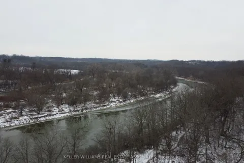 33 McKernan Avenue, Brantford, ON N3T 5L8