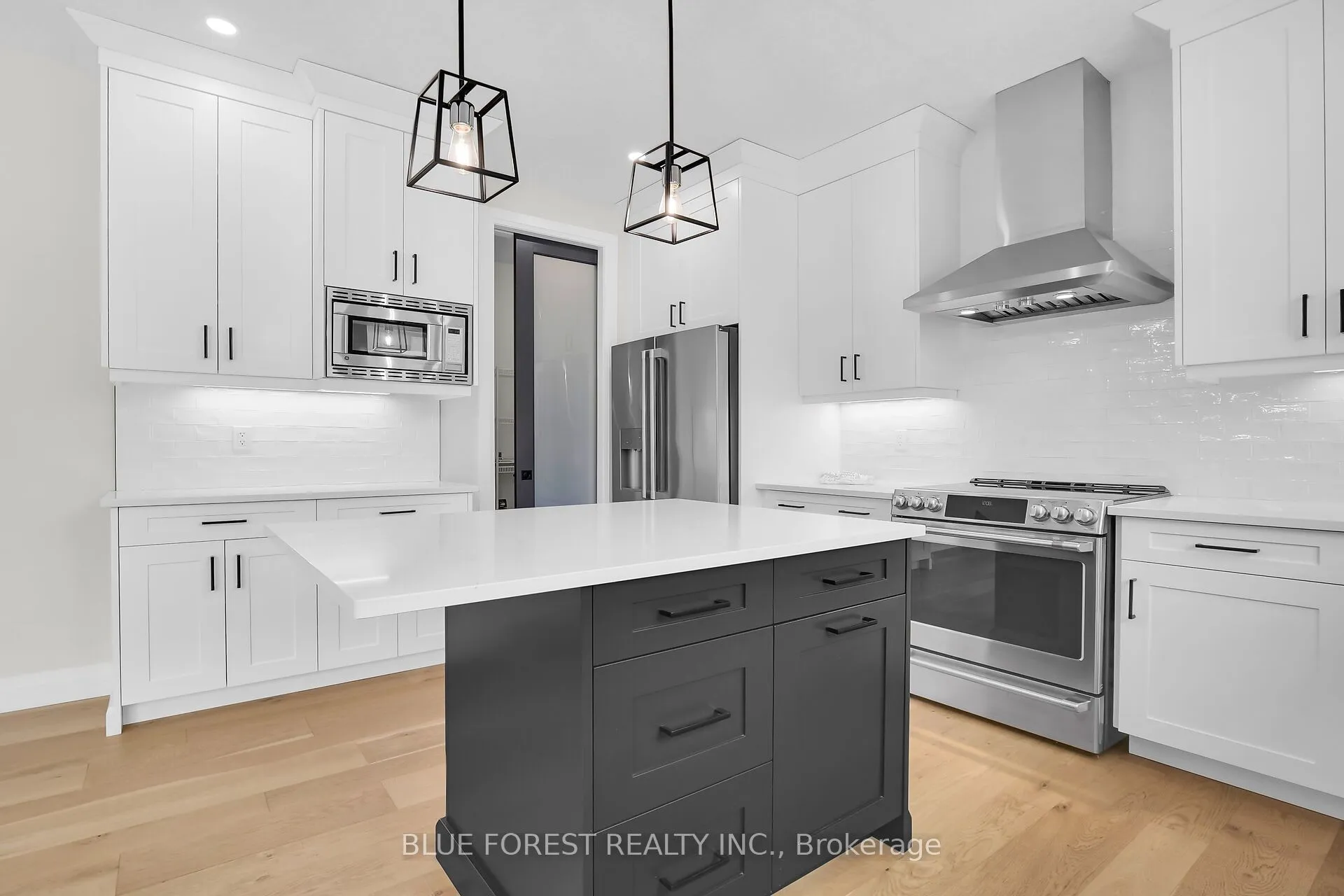 1056 Trailsway Avenue, London, ON N6K 4Z3