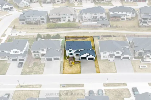 1056 Trailsway Avenue, London, ON N6K 4Z3