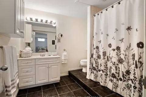 50 Aaron Trail, Welland, ON L3B 6G4