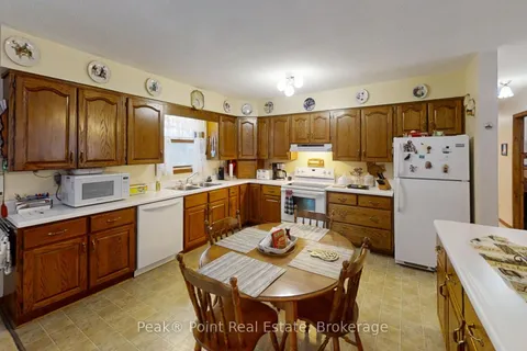 31 Dorena Crescent, South Bruce Peninsula, ON N0H 2G0