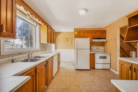1 Scott Crescent, Perth, ON K7H 3J2