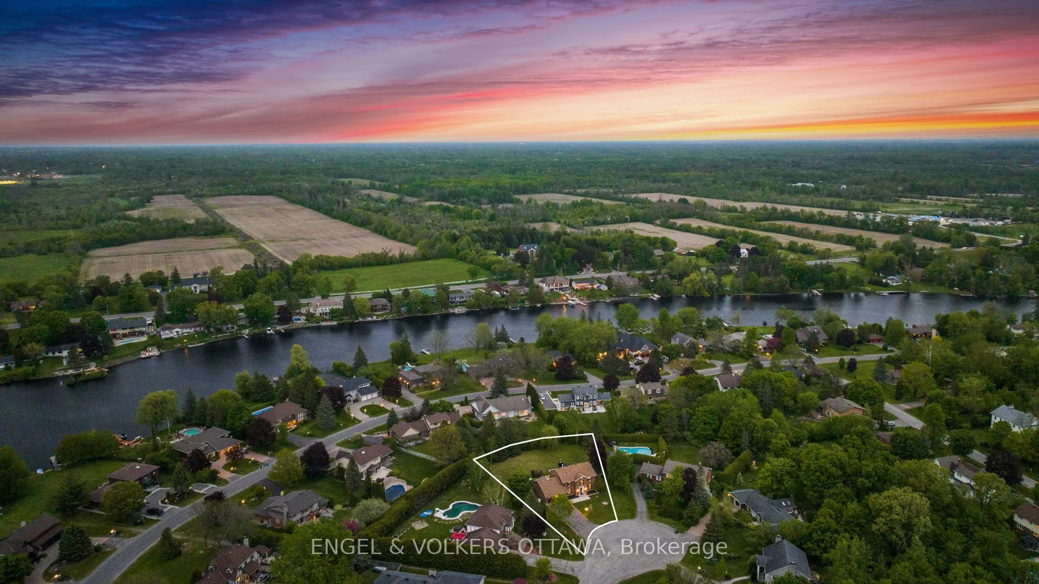 1041 BRANDYWINE Court, Manotick - Kars - Rideau Twp and Area, ON K4M 1J2