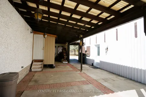 205 King Edward Street, ON N3L 3Y9