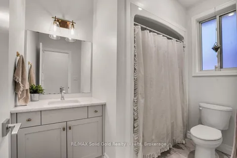 11 Keba Crescent, Tillsonburg, ON N4G 0K6