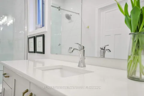 11 Keba Crescent, Tillsonburg, ON N4G 0K6