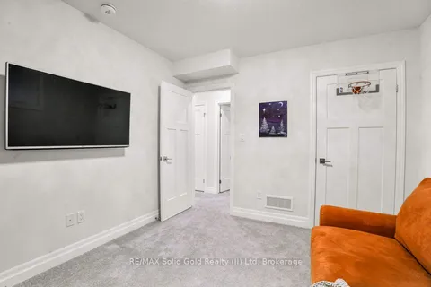 11 Keba Crescent, Tillsonburg, ON N4G 0K6