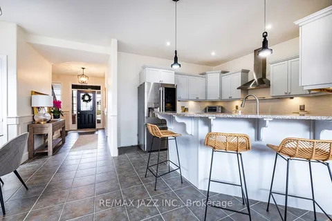 42 MCAULEY Drive, Quinte West, ON K8V 4C9