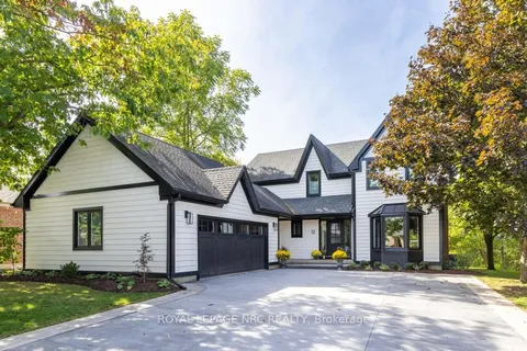 12 Scottdale Court, Pelham, ON L0S 1E3
