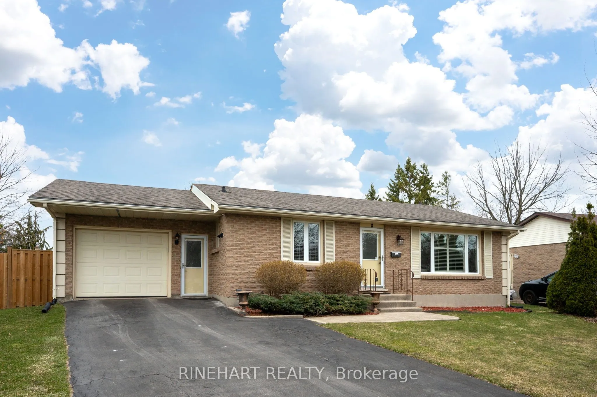 3 Greenfield Court, ON N6E 1K9