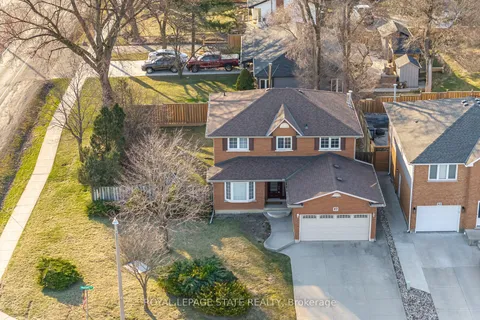 87 Republic Avenue, Hamilton, ON L9B 2G7