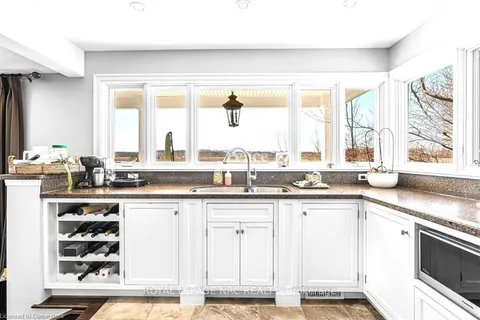 915 Queenston Road, Niagara-on-the-Lake, ON L0S 1J0