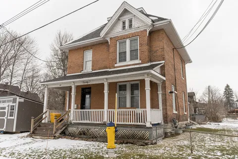281 Trafalgar Road, Pembroke, ON K8A 5A6